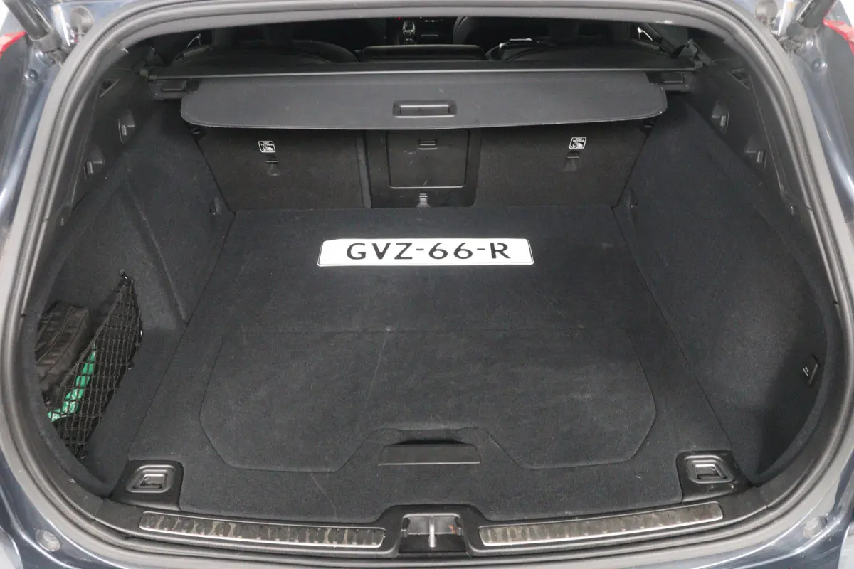 2.0 T6 Plug-in hybrid AWD Plus Dark | Trekhaak Elektr | SOH 99% | Voorstoelen elektr. | Harman en Kardon | Leder | Camera | Adaptive Cruise | Stoel-/Stuurverwarming | Elektr Achterklep