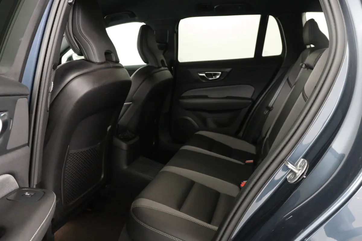 2.0 T6 Plug-in hybrid AWD Plus Dark | Trekhaak Elektr | SOH 99% | Voorstoelen elektr. | Harman en Kardon | Leder | Camera | Adaptive Cruise | Stoel-/Stuurverwarming | Elektr Achterklep