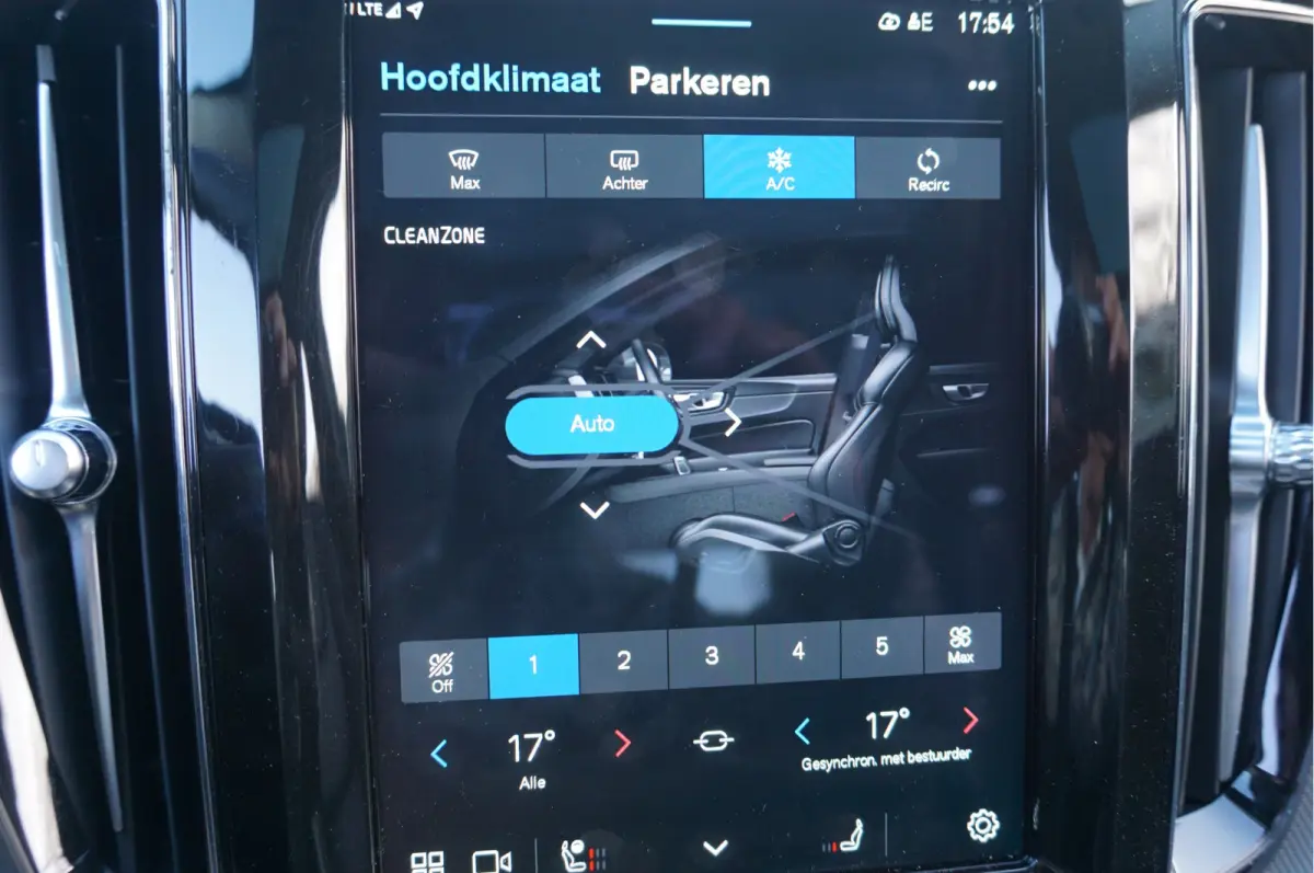 2.0 T6 Plug-in hybrid AWD Ultimate Dark Head-Up Long-Range 20"Velgen Schuifdak.