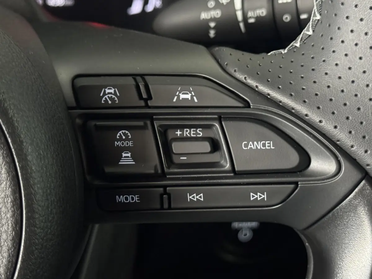 Hybrid 115 GR Sport JBL Audio | Nieuw!!| ACC | Clima | Camera| PDC voor+achter | Stoelverwarming | Carplay | DAB | Lm velgen ( Vestiging - Vianen 0347-371248)