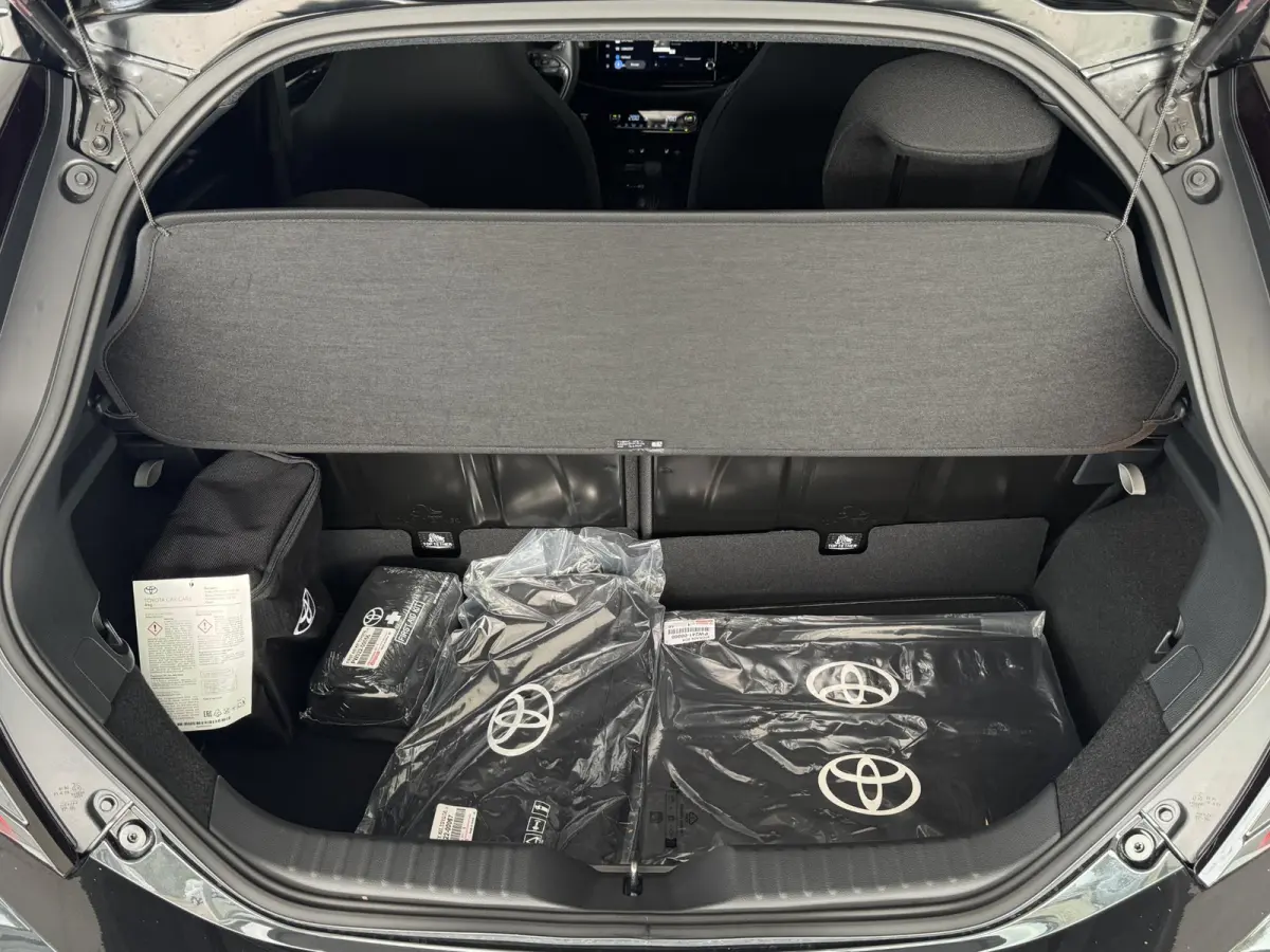 Hybrid 115 GR Sport JBL Audio | Nieuw!!| ACC | Clima | Camera| PDC voor+achter | Stoelverwarming | Carplay | DAB | Lm velgen ( Vestiging - Vianen 0347-371248)