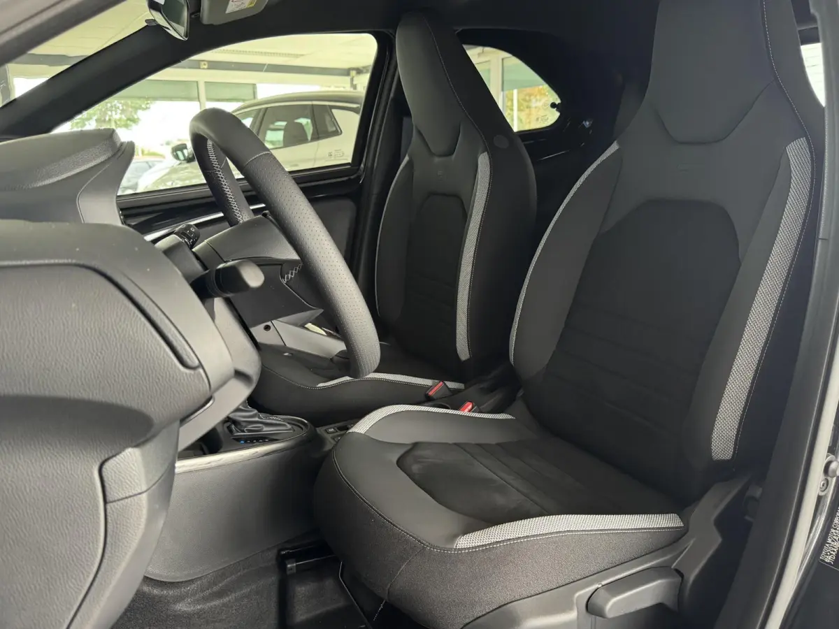 Hybrid 115 GR Sport JBL Audio | Nieuw!!| ACC | Clima | Camera| PDC voor+achter | Stoelverwarming | Carplay | DAB | Lm velgen ( Vestiging - Vianen 0347-371248)