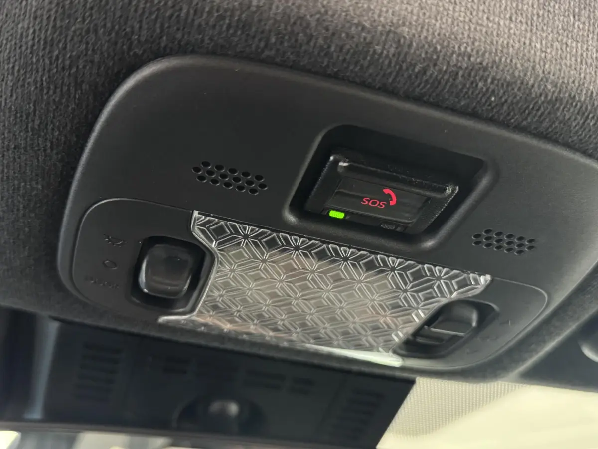 Hybrid 115 envy JBL Audio | Nieuw!!| Elektrisch Softtop vouwdak | ACC | Clima | Stoelverwarming | JBL Audio | Camera| PDC voor+achter | LM-Velgen | Carplay | DAB | ( Vestiging - Vianen 0347-