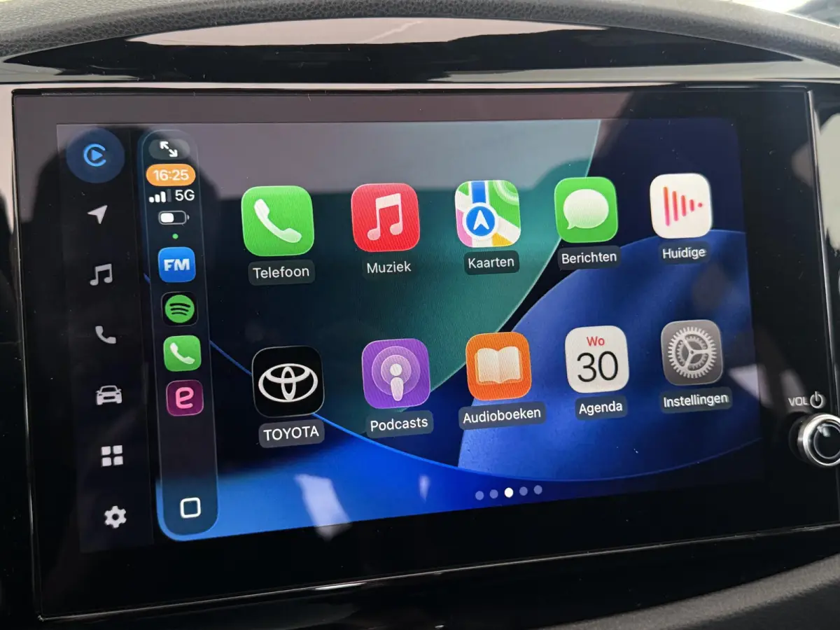 Hybrid 115 envy JBL Audio | Nieuw!!| Elektrisch Softtop vouwdak | ACC | Clima | Stoelverwarming | JBL Audio | Camera| PDC voor+achter | LM-Velgen | Carplay | DAB | ( Vestiging - Vianen 0347-