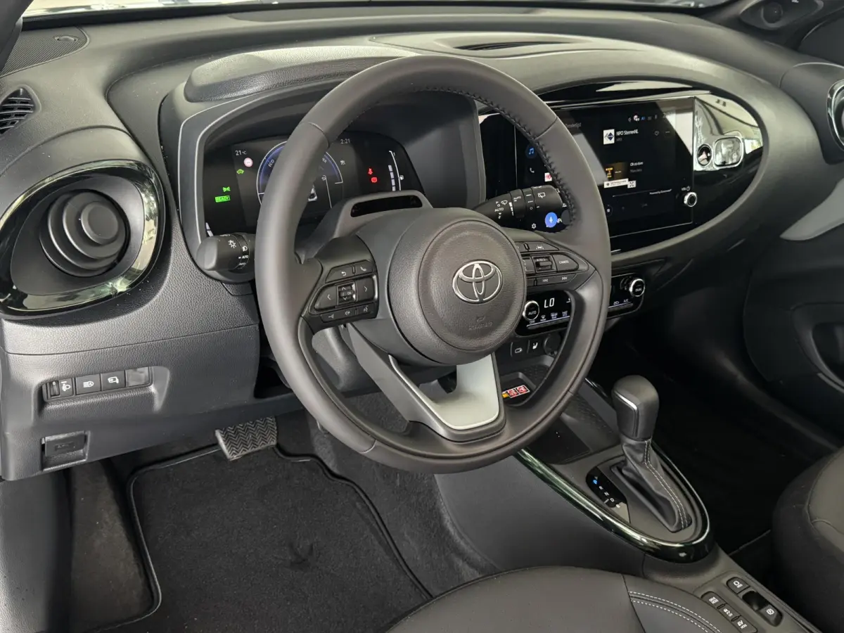 Hybrid 115 envy JBL Audio | Nieuw!!| Elektrisch Softtop vouwdak | ACC | Clima | Stoelverwarming | JBL Audio | Camera| PDC voor+achter | LM-Velgen | Carplay | DAB | ( Vestiging - Vianen 0347-