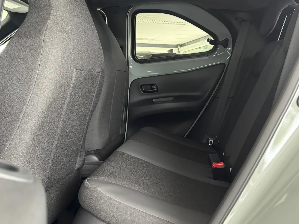 Hybrid 115 envy JBL Audio | Nieuw!!| Elektrisch Softtop vouwdak | ACC | Clima | Stoelverwarming | JBL Audio | Camera| PDC voor+achter | LM-Velgen | Carplay | DAB | ( Vestiging - Vianen 0347-