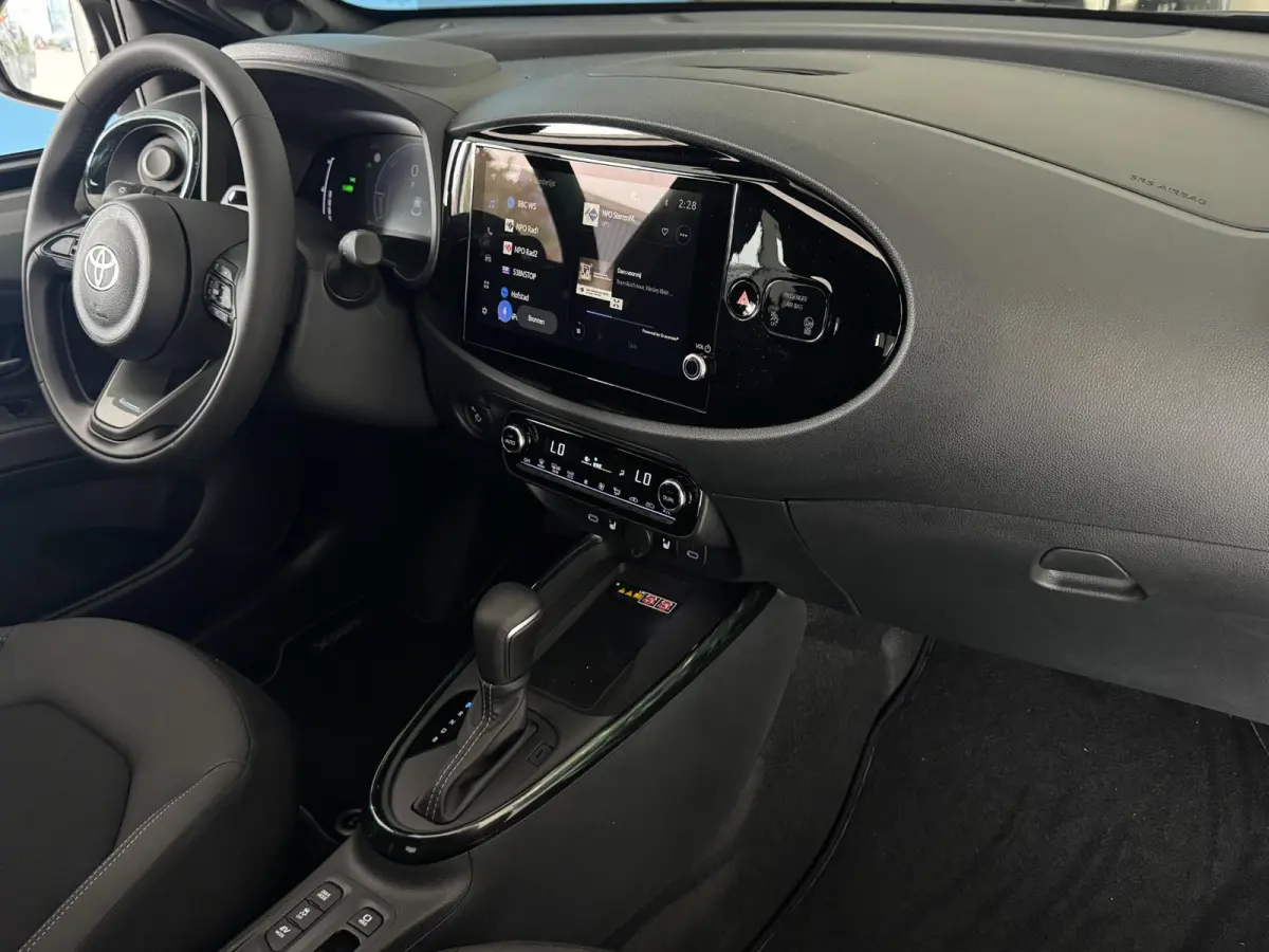 Hybrid 115 envy JBL Audio | Nieuw!!| Elektrisch Softtop vouwdak | ACC | Clima | Stoelverwarming | JBL Audio | Camera| PDC voor+achter | LM-Velgen | Carplay | DAB | ( Vestiging - Vianen 0347-
