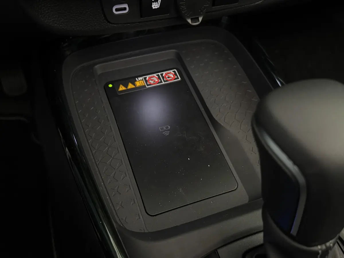 Hybrid 115 envy JBL Audio | Nieuw!!| Elektrisch Softtop vouwdak | ACC | Clima | Stoelverwarming | JBL Audio | Camera| PDC voor+achter | LM-Velgen | Carplay | DAB | ( Vestiging - Vianen 0347-