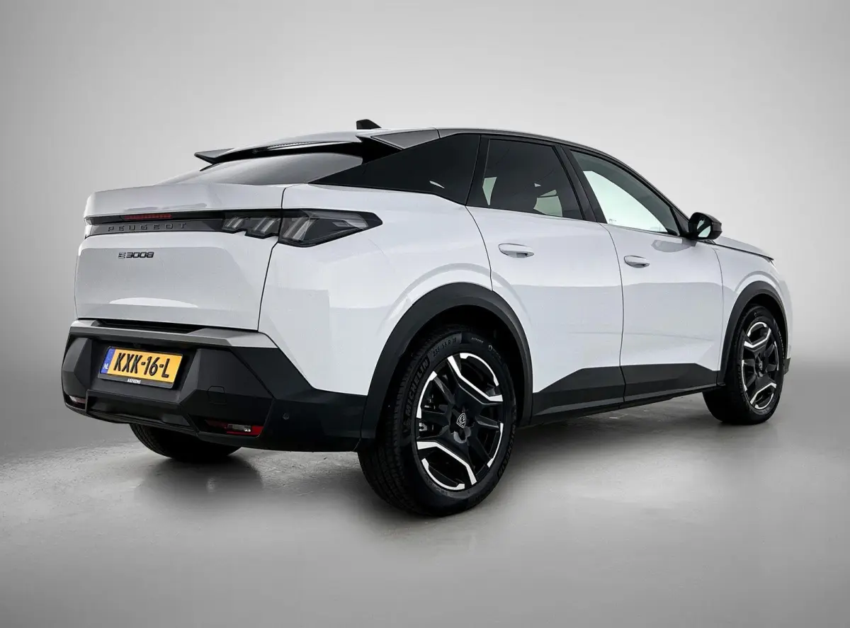 Allure 210pk 73 kWh Automaat | 3 FASE | Navigatie | Camera | Climate Control | Cruise Control | 19"LMV | Apple Carplay/Android Auto |