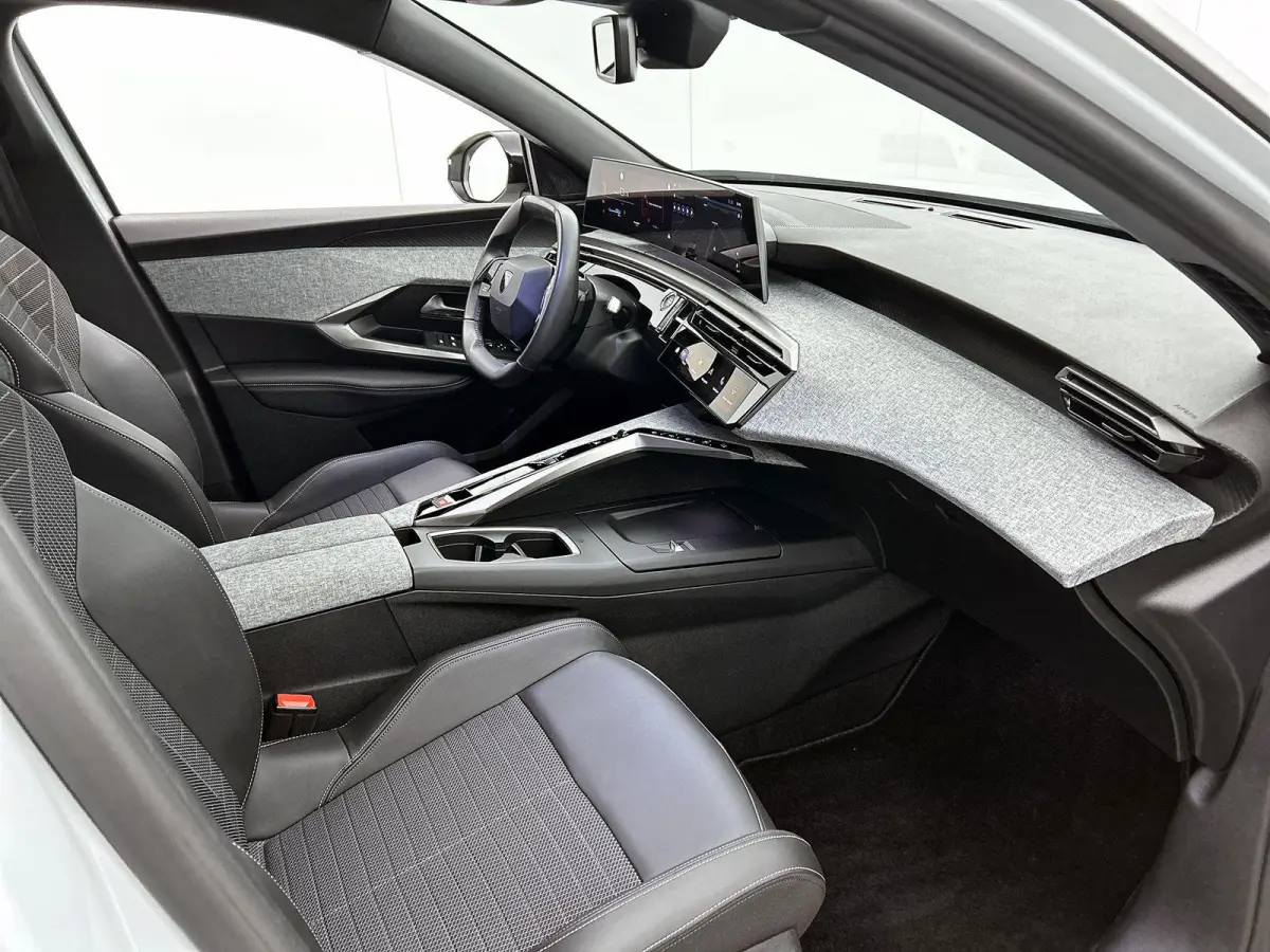 Allure 210pk 73 kWh Automaat | 3 FASE | Navigatie | Camera | Climate Control | Cruise Control | 19"LMV | Apple Carplay/Android Auto |