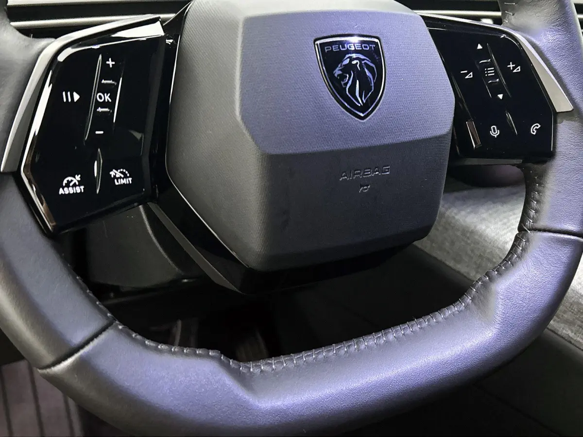 Allure 210pk 73 kWh Automaat | 3 FASE | Navigatie | Camera | Climate Control | Cruise Control | 19"LMV | Apple Carplay/Android Auto |