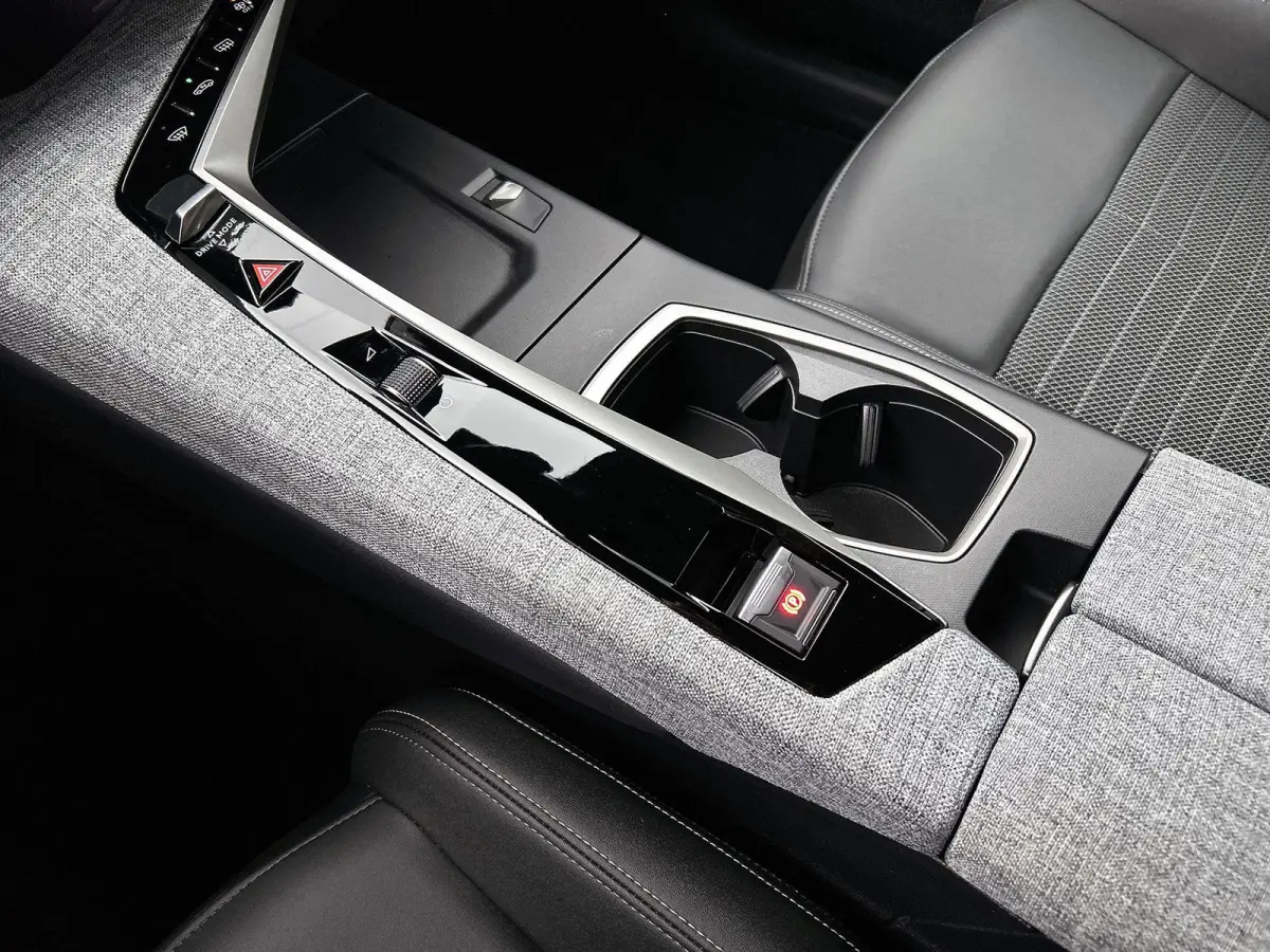 Allure 210pk 73 kWh Automaat | 3 FASE | Navigatie | Camera | Climate Control | Cruise Control | 19"LMV | Apple Carplay/Android Auto |