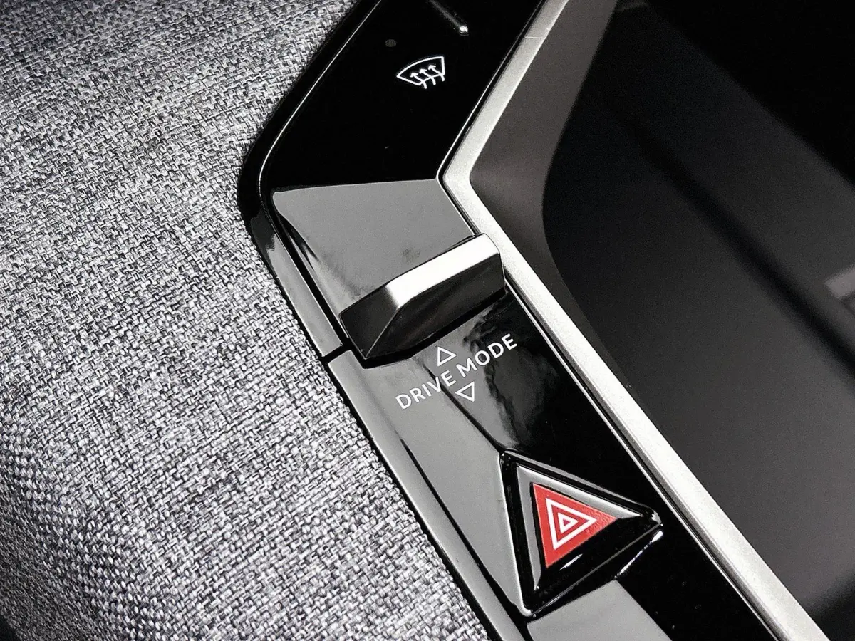 Allure 210pk 73 kWh Automaat | 3 FASE | Navigatie | Camera | Climate Control | Cruise Control | 19"LMV | Apple Carplay/Android Auto |
