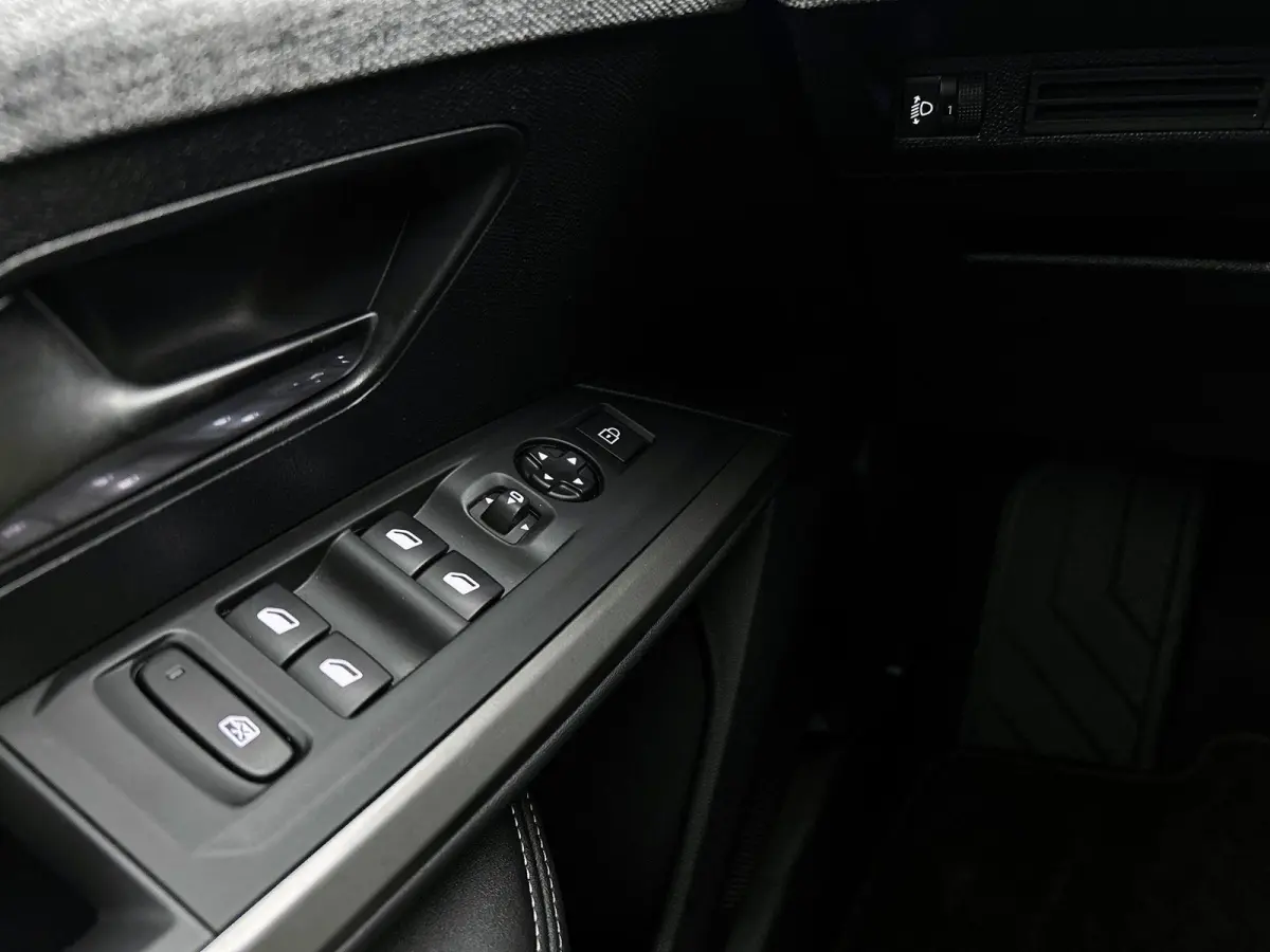 Allure 210pk 73 kWh Automaat | 3 FASE | Navigatie | Camera | Climate Control | Cruise Control | 19"LMV | Apple Carplay/Android Auto |