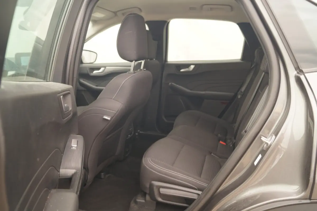 2.5 PHEV Titanium -NAVI-CAM-TREKHAAK-NAVI-