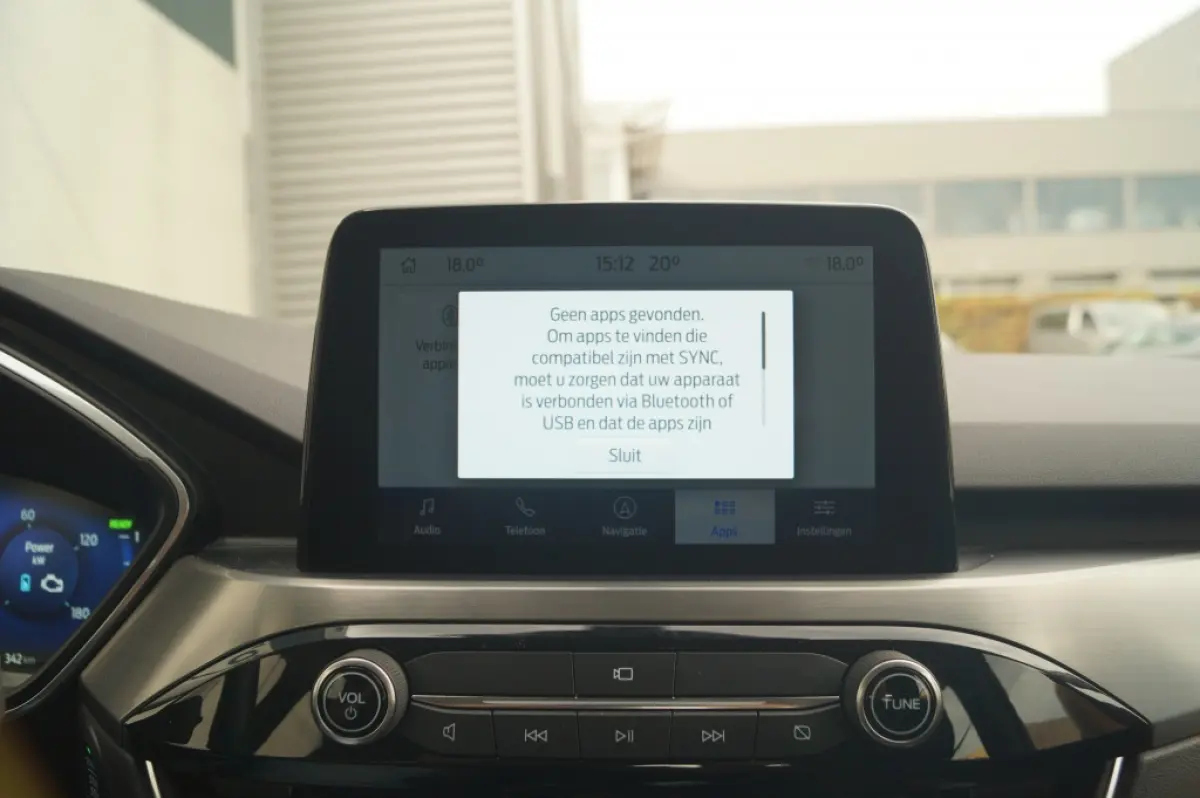 2.5 PHEV Titanium -NAVI-CAM-TREKHAAK-NAVI-
