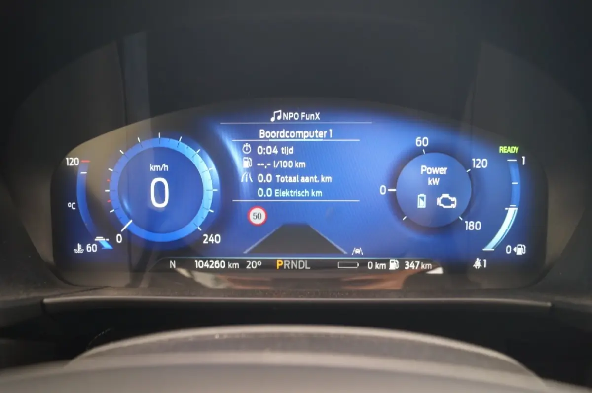 2.5 PHEV Titanium -NAVI-CAM-TREKHAAK-NAVI-