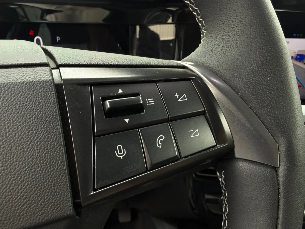 Edition 54 kWh |  CAMERA ACHTER| ADAPTIVE CRUISE CONTROL| PARKEERSENSOREN V&A| KEYLESS ENTRY&START| CLIMATE CONTROL