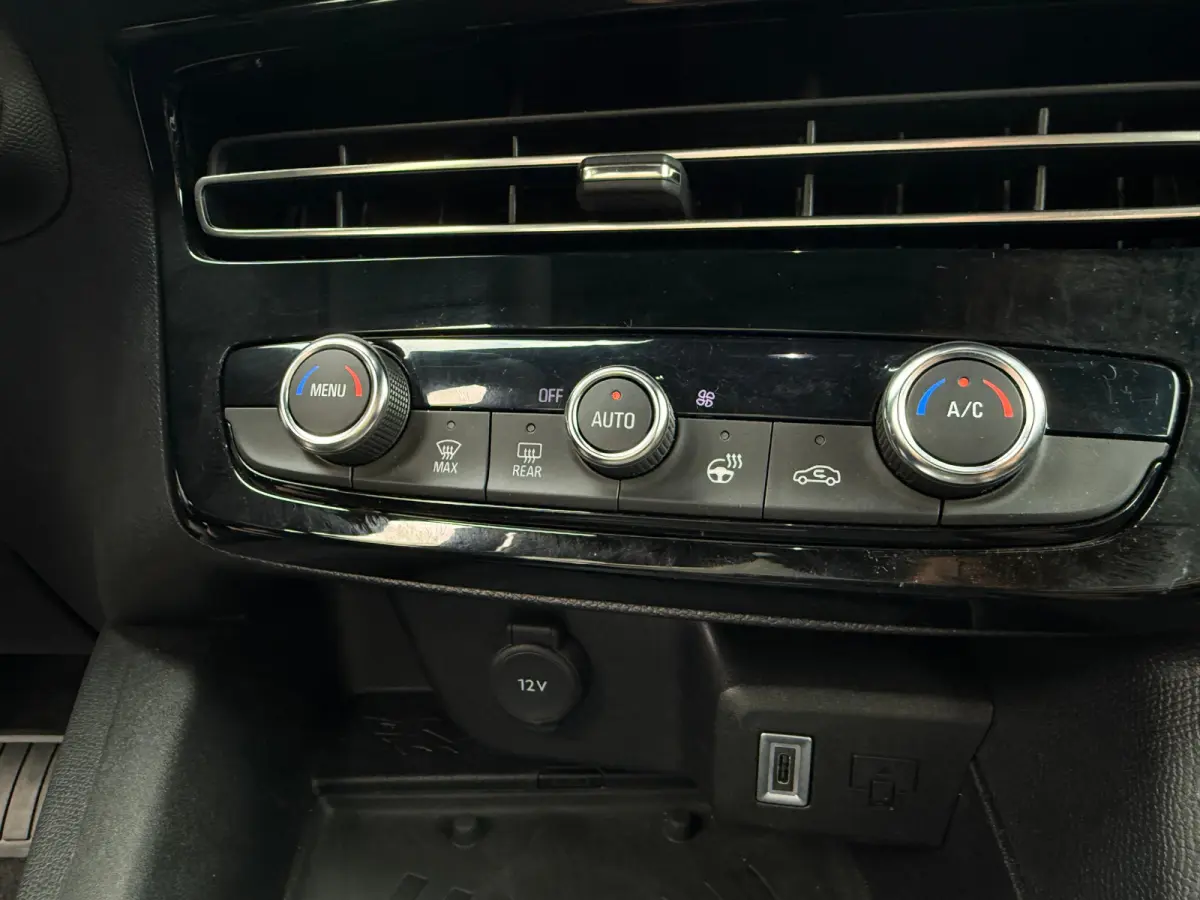 Edition 54 kWh |  CAMERA ACHTER| ADAPTIVE CRUISE CONTROL| PARKEERSENSOREN V&A| KEYLESS ENTRY&START| CLIMATE CONTROL