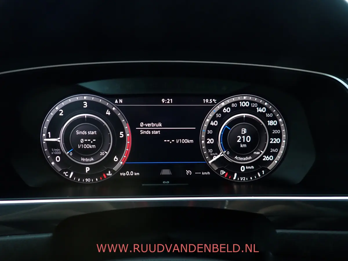 2.0TDI KEYLESS / ACC / CAMERA / CARPLAY / 19'' / HEAD-UP