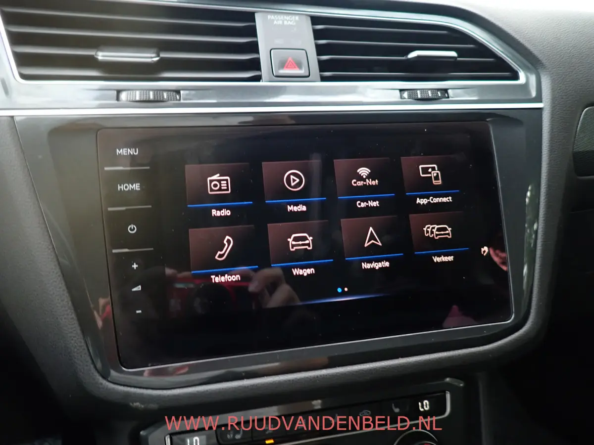 2.0TDI KEYLESS / ACC / CAMERA / CARPLAY / 19'' / HEAD-UP