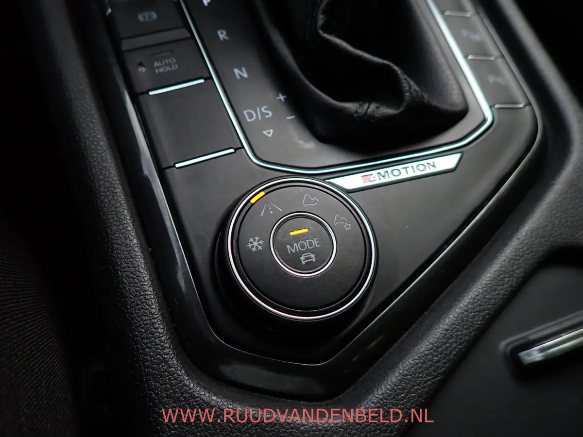 2.0TDI KEYLESS / ACC / CAMERA / CARPLAY / 19'' / HEAD-UP