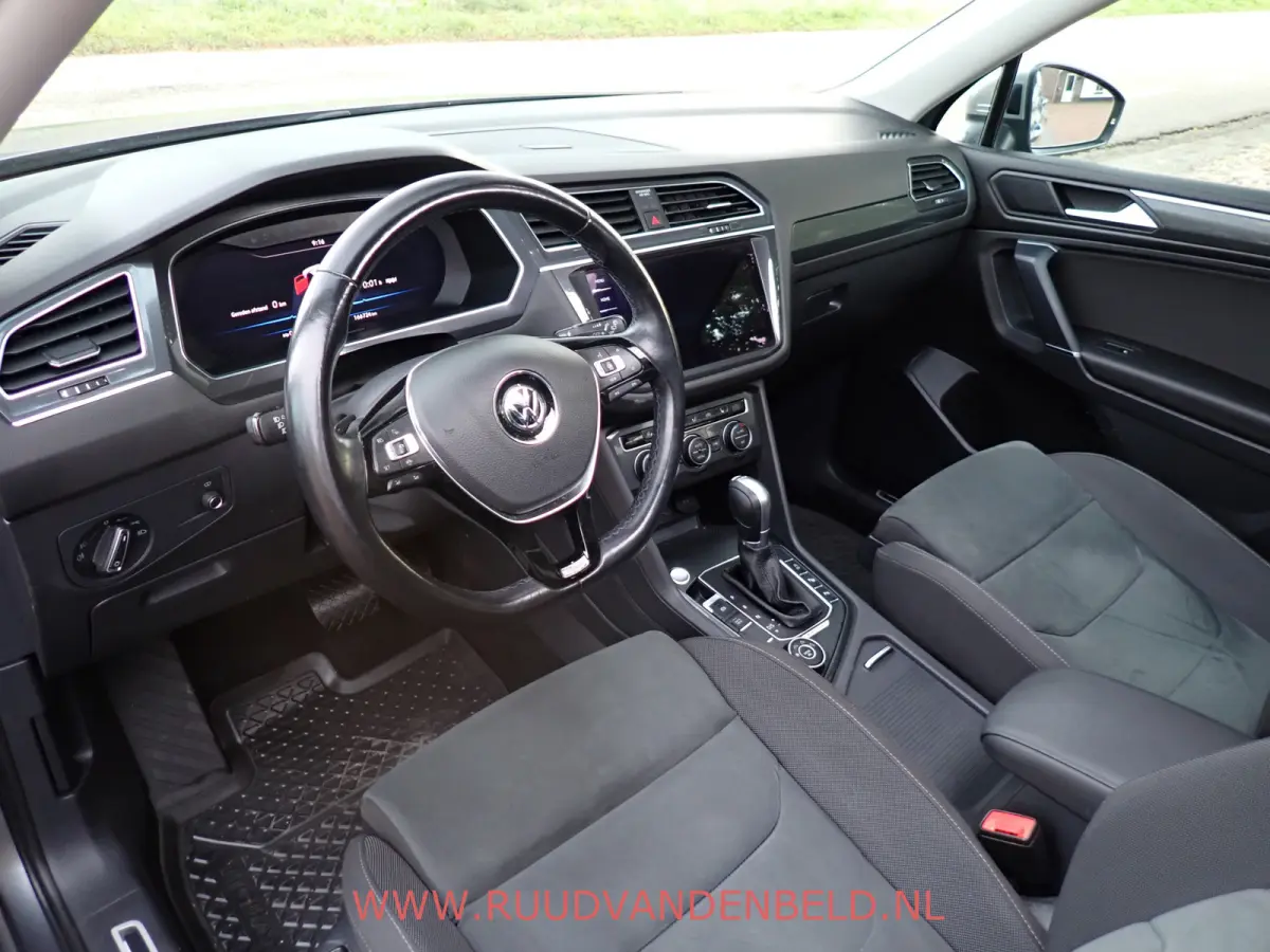 2.0TDI KEYLESS / ACC / CAMERA / CARPLAY / 19'' / HEAD-UP