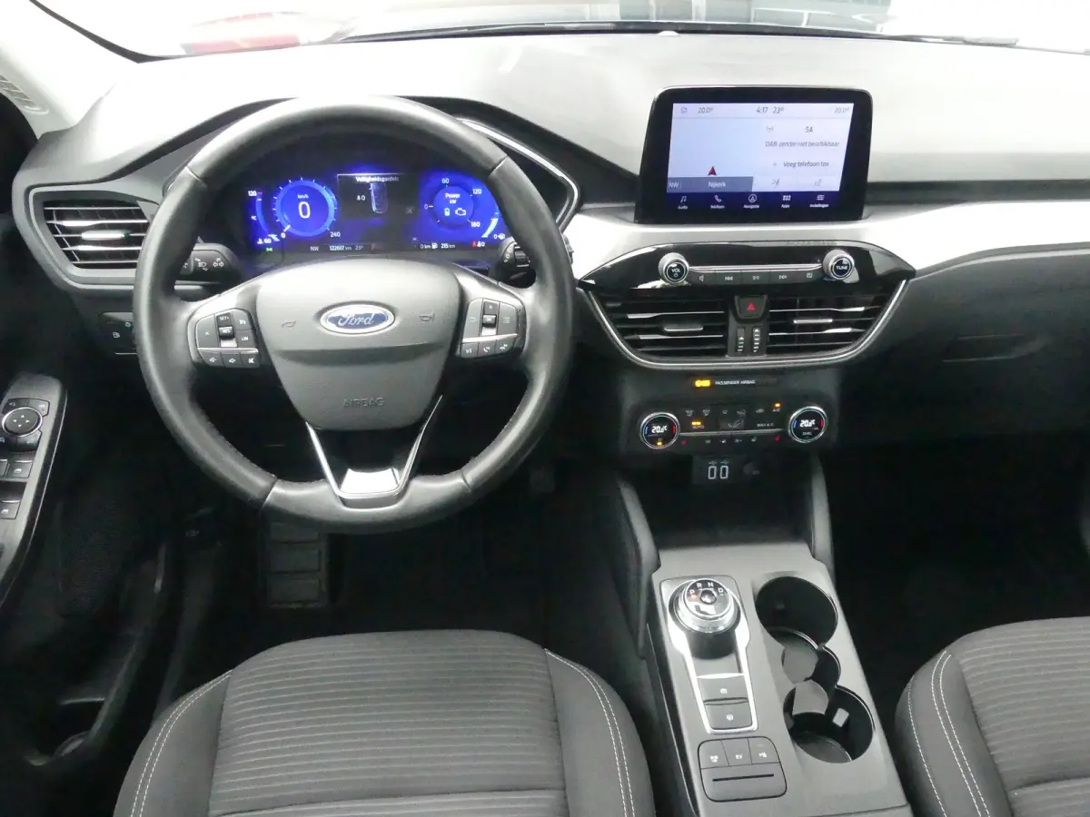 2.5 PHEV Titanium | TREKHAAK | STUUR+STOEL+VOORRUITVERWARMING | CAMERA | PARKEERSENSOREN V+A | NAVI | LMV 18" | APPLE CARPLAY / ANDROID AUTO |