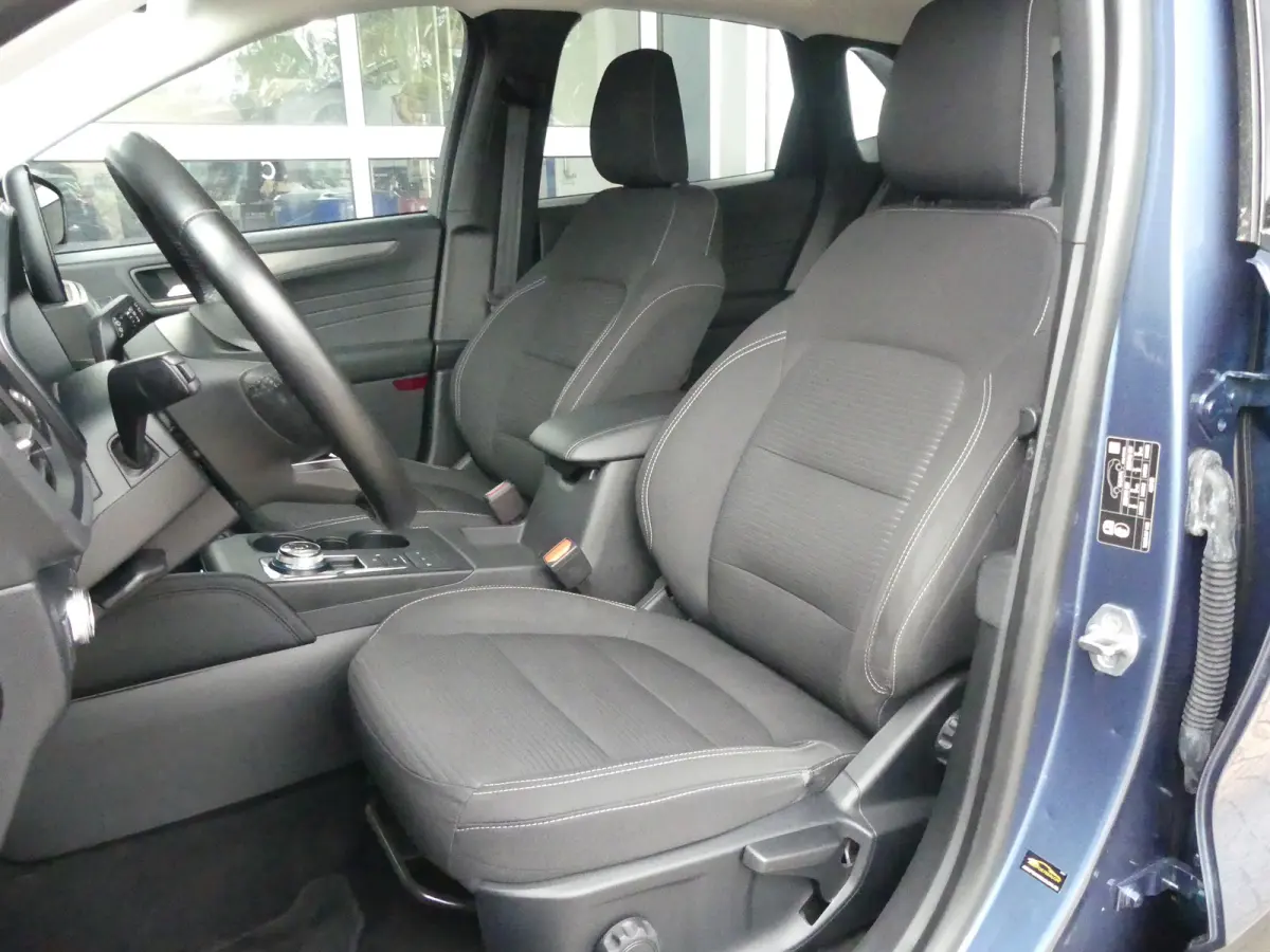 2.5 PHEV Titanium | TREKHAAK | STUUR+STOEL+VOORRUITVERWARMING | CAMERA | PARKEERSENSOREN V+A | NAVI | LMV 18" | APPLE CARPLAY / ANDROID AUTO |