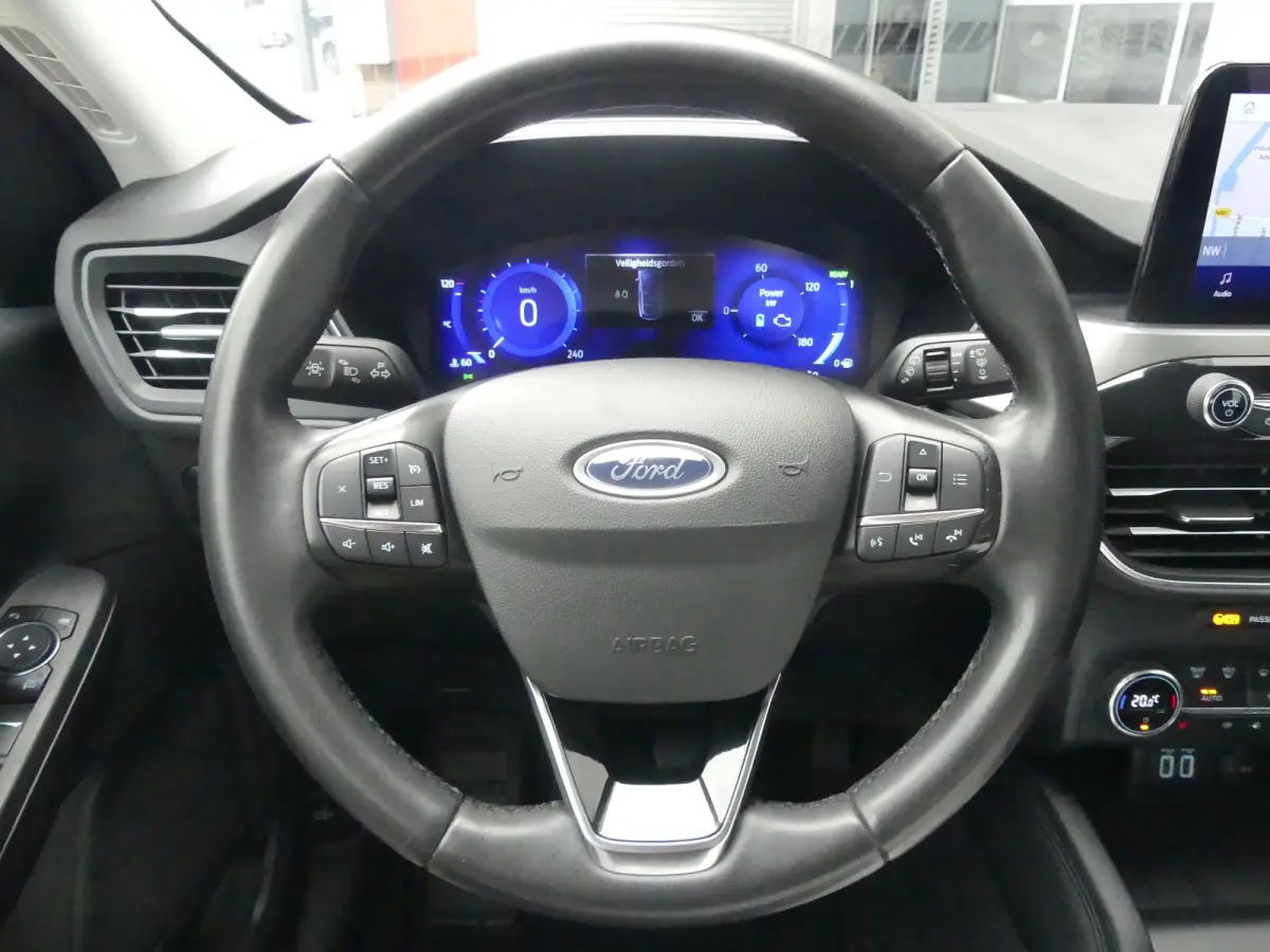 2.5 PHEV Titanium | TREKHAAK | STUUR+STOEL+VOORRUITVERWARMING | CAMERA | PARKEERSENSOREN V+A | NAVI | LMV 18" | APPLE CARPLAY / ANDROID AUTO |