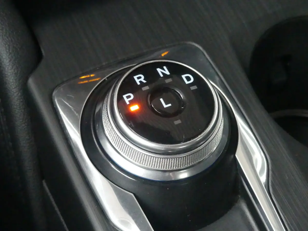 2.5 PHEV Titanium | TREKHAAK | STUUR+STOEL+VOORRUITVERWARMING | CAMERA | PARKEERSENSOREN V+A | NAVI | LMV 18" | APPLE CARPLAY / ANDROID AUTO |