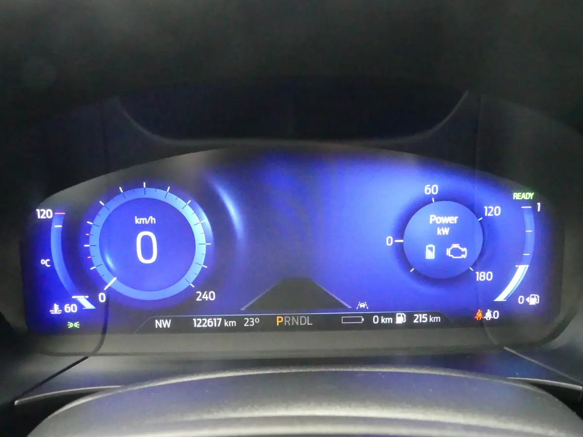 2.5 PHEV Titanium | TREKHAAK | STUUR+STOEL+VOORRUITVERWARMING | CAMERA | PARKEERSENSOREN V+A | NAVI | LMV 18" | APPLE CARPLAY / ANDROID AUTO |