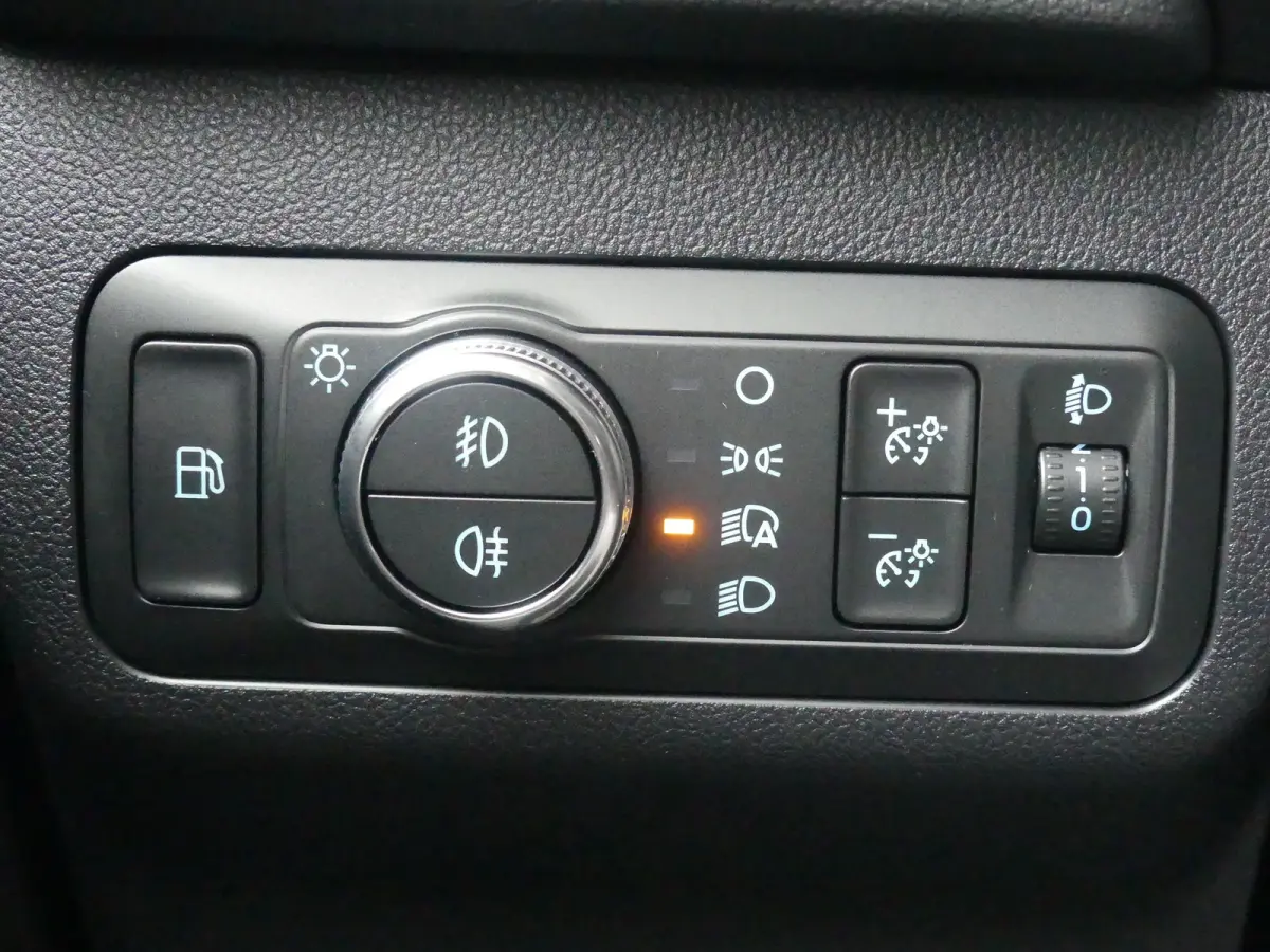 2.5 PHEV Titanium | TREKHAAK | STUUR+STOEL+VOORRUITVERWARMING | CAMERA | PARKEERSENSOREN V+A | NAVI | LMV 18" | APPLE CARPLAY / ANDROID AUTO |