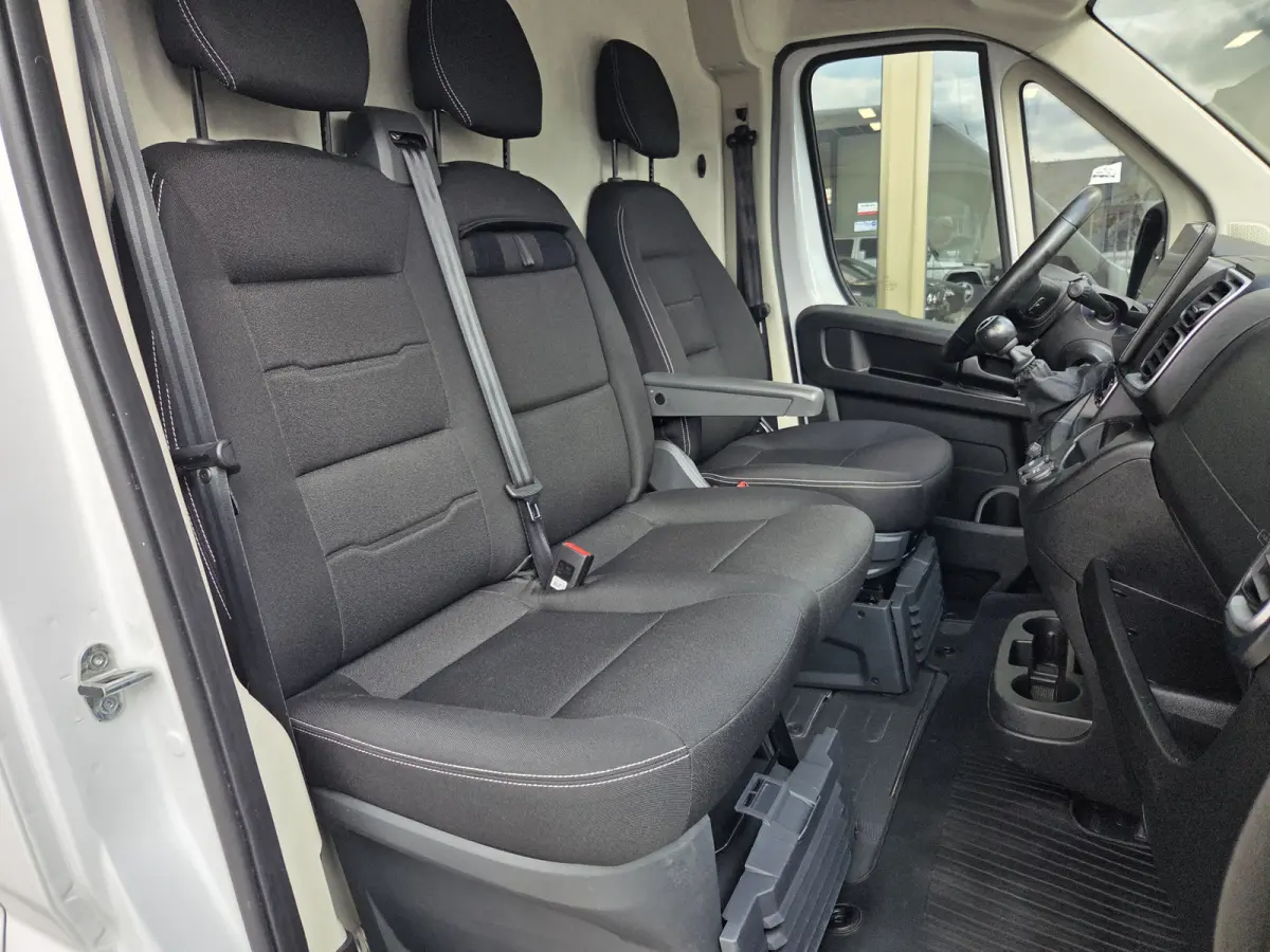 /Peugeot Boxer NIEUW MODEL 2.2 BlueHDi 140 Pk L3H2 ECC Airco - Achteruitrijcamera - Cruisecontrol - Navigatie