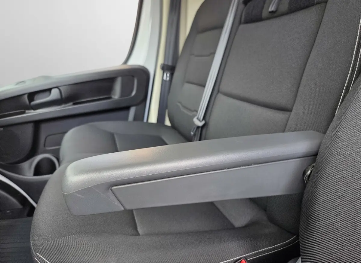 /Peugeot Boxer NIEUW MODEL 2.2 BlueHDi 140 Pk L3H2 ECC Airco - Achteruitrijcamera - Cruisecontrol - Navigatie