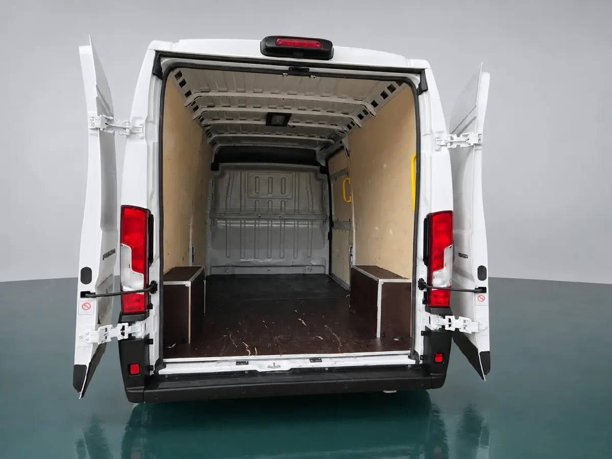 /Peugeot Boxer NIEUW MODEL 2.2 BlueHDi 140 Pk L3H2 ECC Airco - Achteruitrijcamera - Cruisecontrol - Navigatie