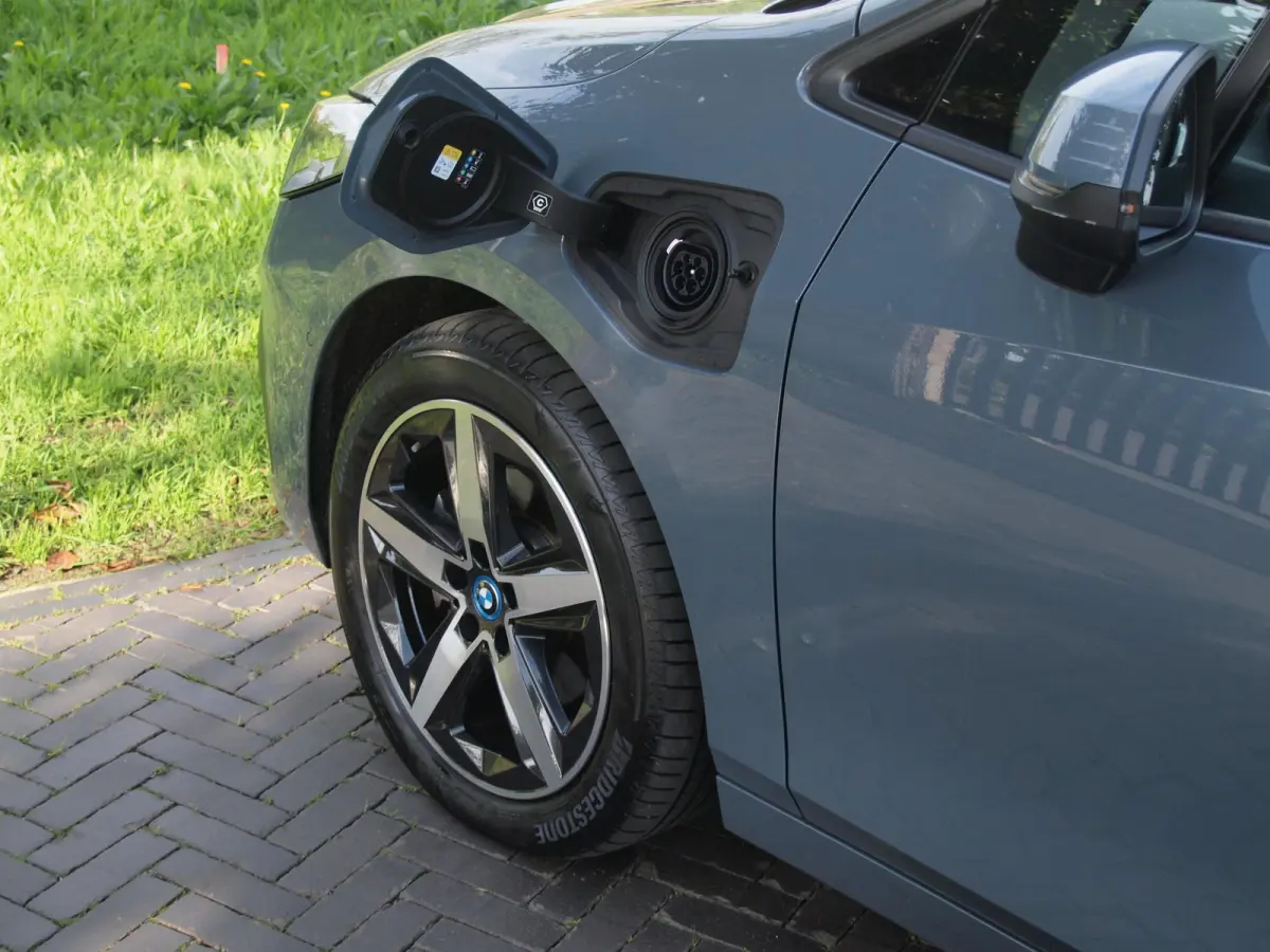225e xDrive | Panoramadak | Harman Kardon | Camera| Sfeerverlichting | NL-Auto |