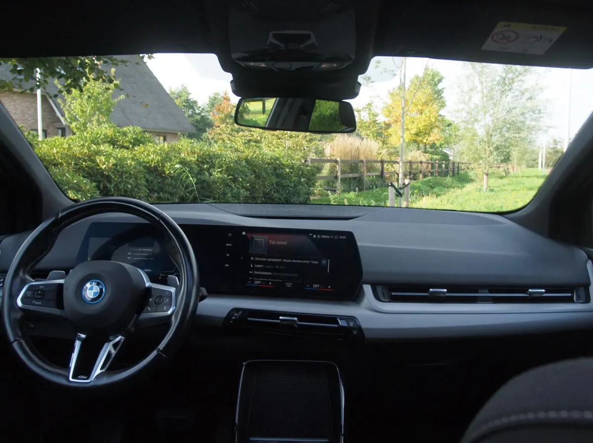 225e xDrive | Panoramadak | Harman Kardon | Camera| Sfeerverlichting | NL-Auto |