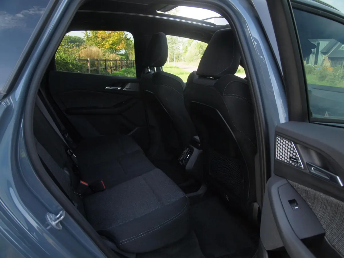 225e xDrive | Panoramadak | Harman Kardon | Camera| Sfeerverlichting | NL-Auto |