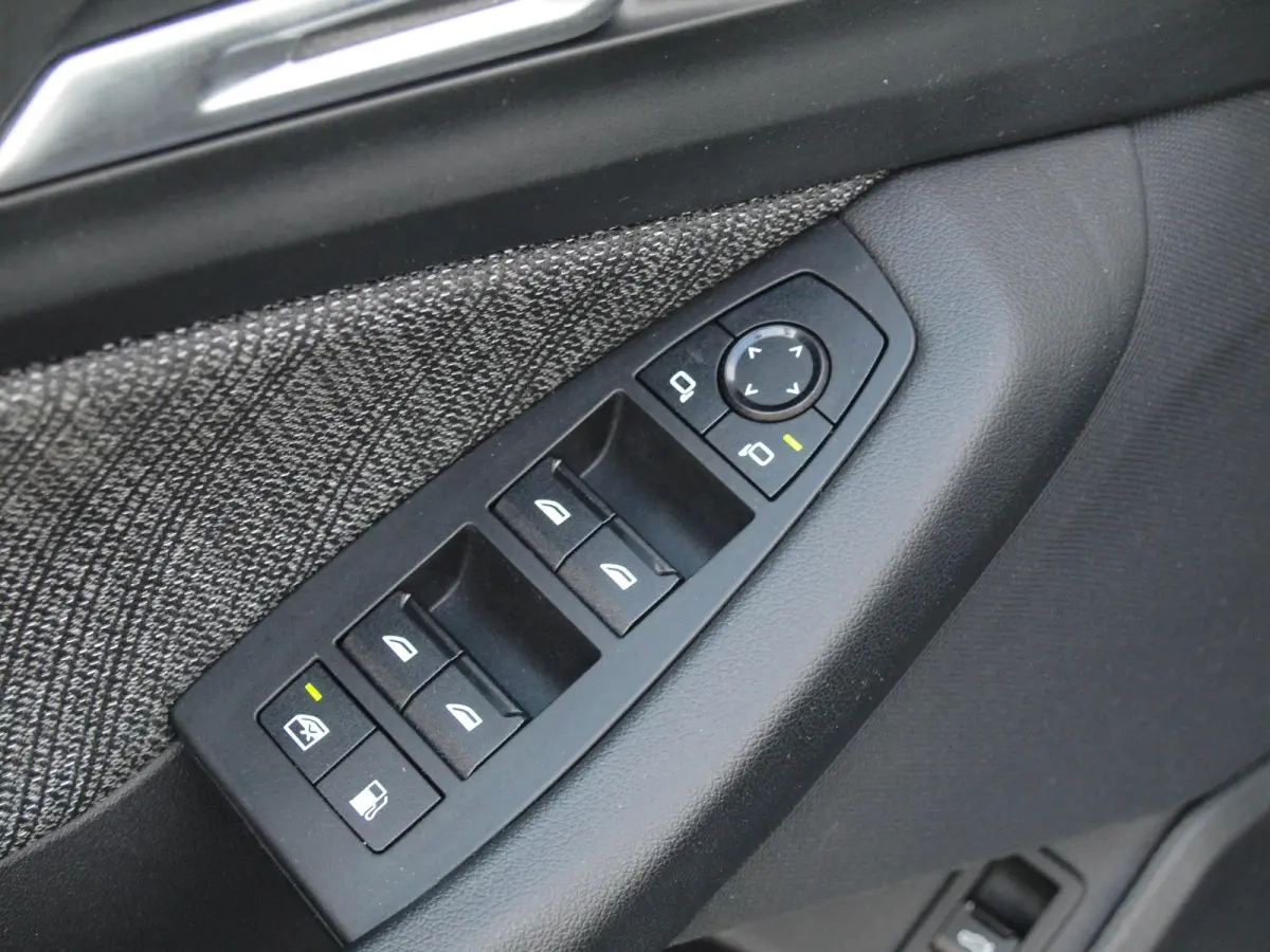 225e xDrive | Panoramadak | Harman Kardon | Camera| Sfeerverlichting | NL-Auto |