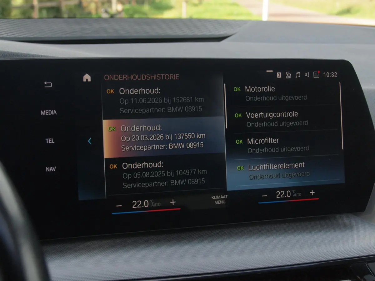 225e xDrive | Panoramadak | Harman Kardon | Camera| Sfeerverlichting | NL-Auto |