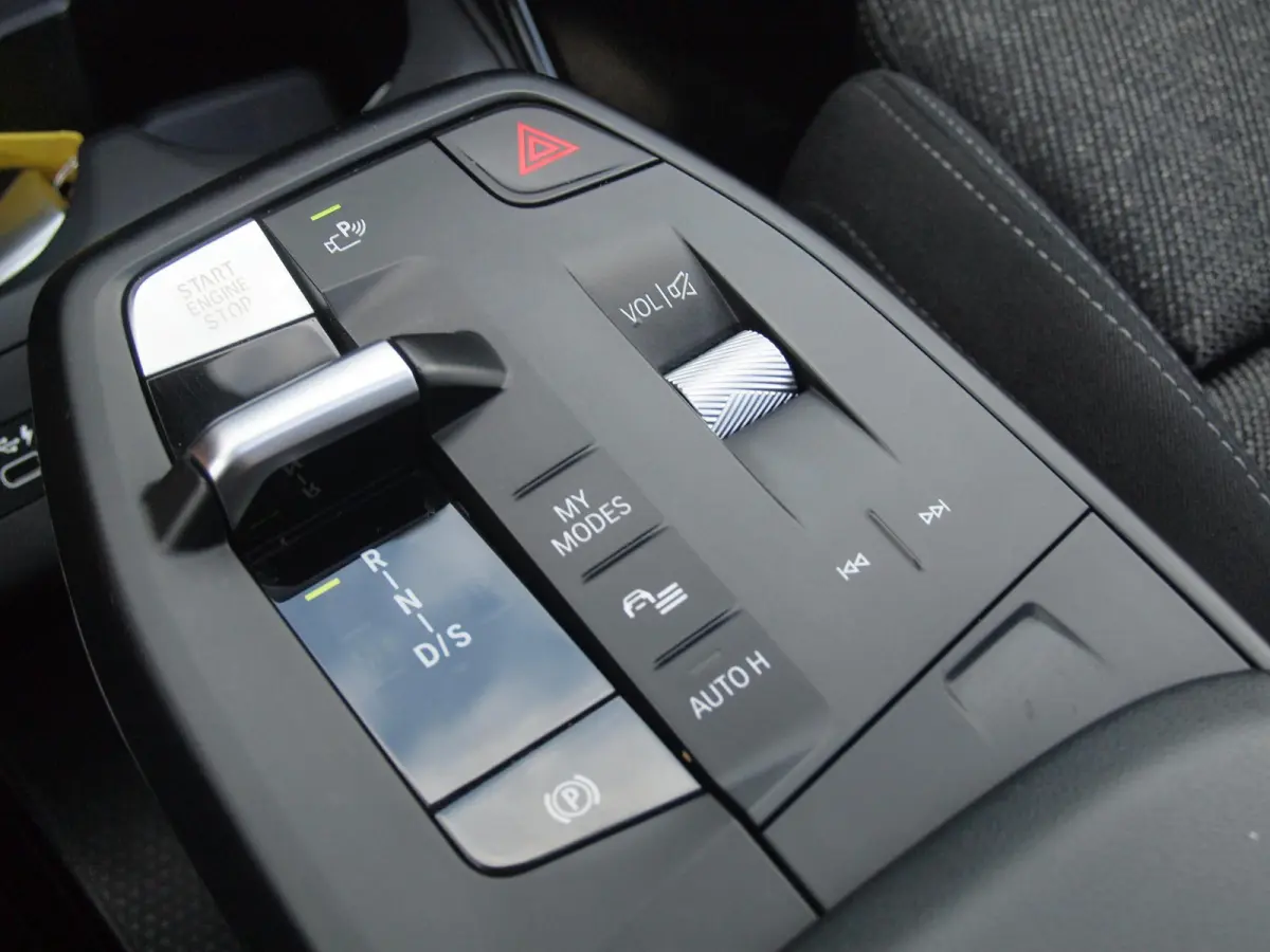 225e xDrive | Panoramadak | Harman Kardon | Camera| Sfeerverlichting | NL-Auto |