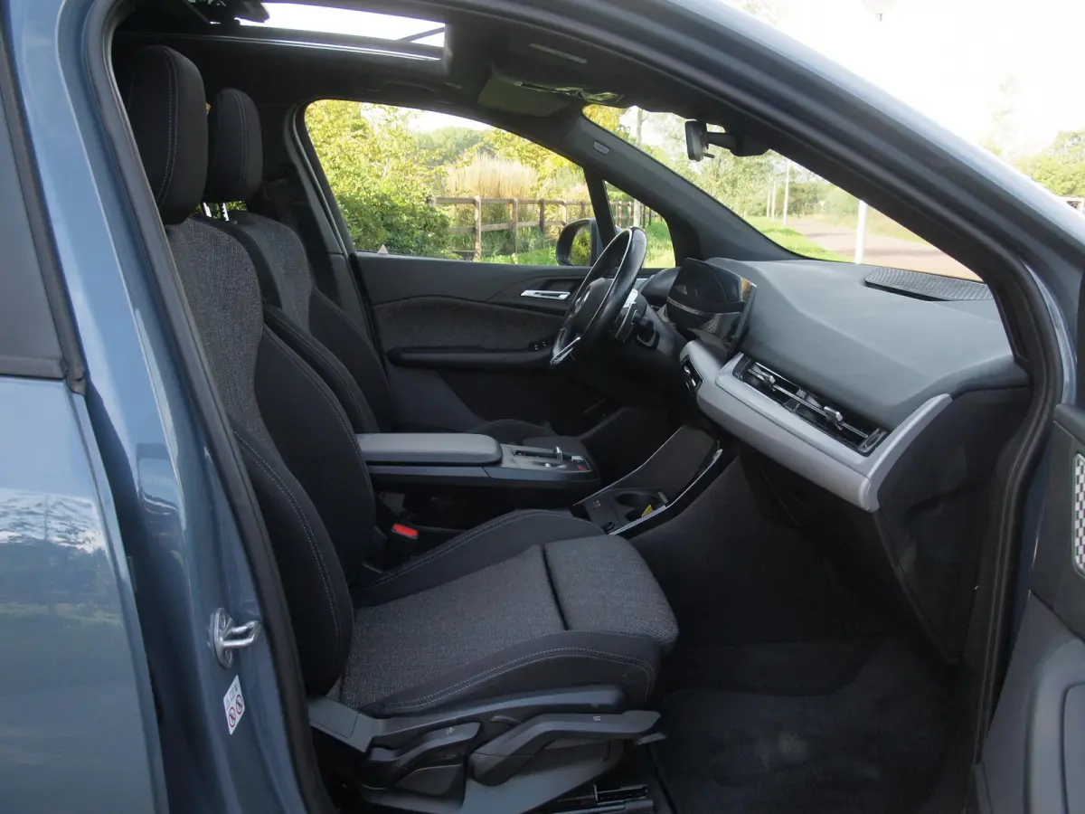 225e xDrive | Panoramadak | Harman Kardon | Camera| Sfeerverlichting | NL-Auto |