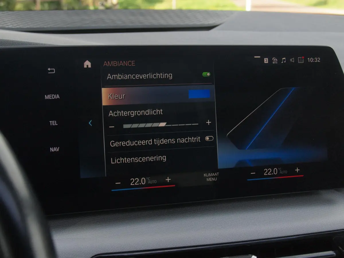 225e xDrive | Panoramadak | Harman Kardon | Camera| Sfeerverlichting | NL-Auto |