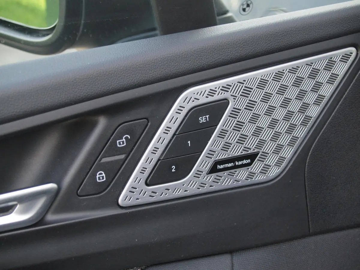 225e xDrive | Panoramadak | Harman Kardon | Camera| Sfeerverlichting | NL-Auto |