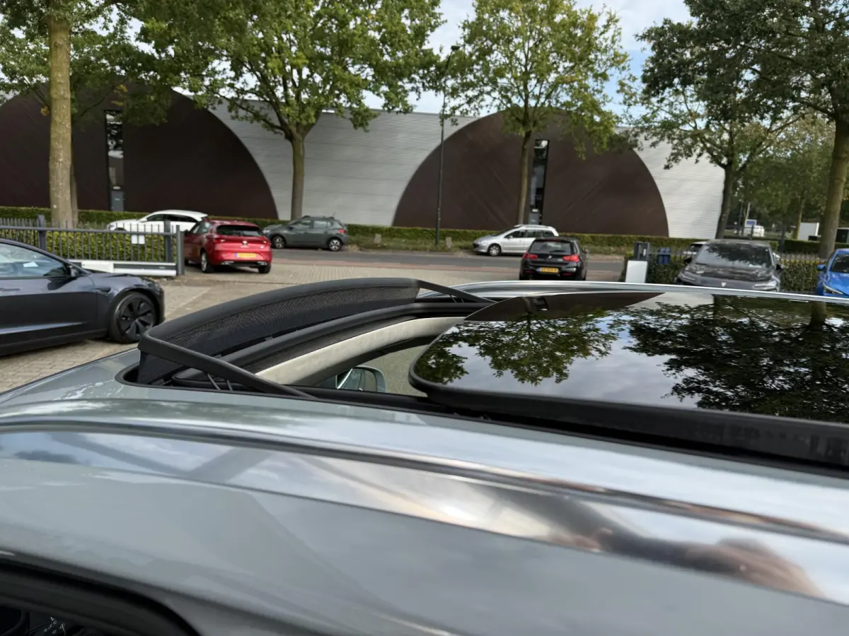Volvo XC90 T8 Plug-in Hybrid ULTIMATE Bright VAN:54.900,- VOOR: 52.877,- UW HERFSTVOORDEEL:2.023,-| SOH 100%| 7 PERSOONS| HARMAN KARDON| 360 CAMERA| ELEK. TREKHAAK|  PANO| ACHTERBANK VERWARM