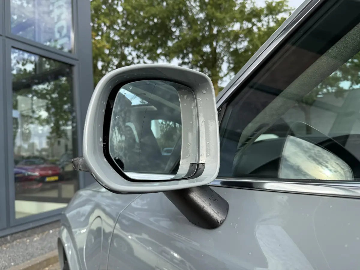 Volvo XC90 T8 Plug-in Hybrid ULTIMATE Bright VAN:54.900,- VOOR: 52.877,- UW HERFSTVOORDEEL:2.023,-| SOH 100%| 7 PERSOONS| HARMAN KARDON| 360 CAMERA| ELEK. TREKHAAK|  PANO| ACHTERBANK VERWARM