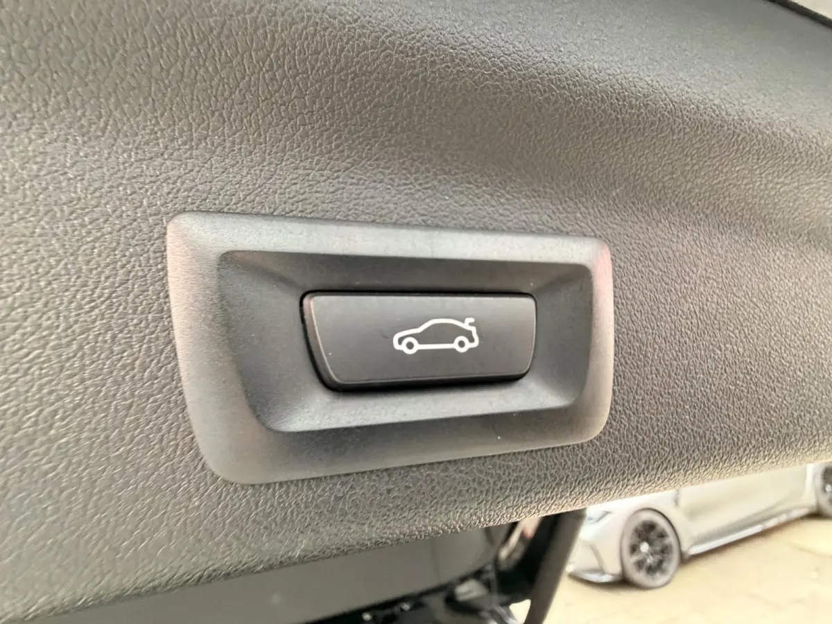 sDrive20i