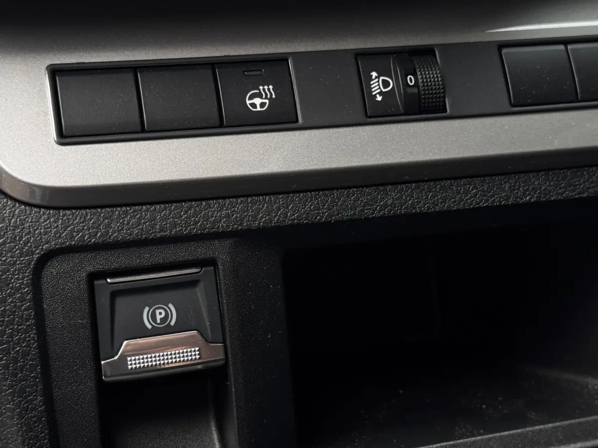 L3 136 75 kWh | 95% SOH | NL-Auto | 2x Schuifdeur | 3 Persoons | 3-Fase | Camera | Navigatie | Virtual Cockpit