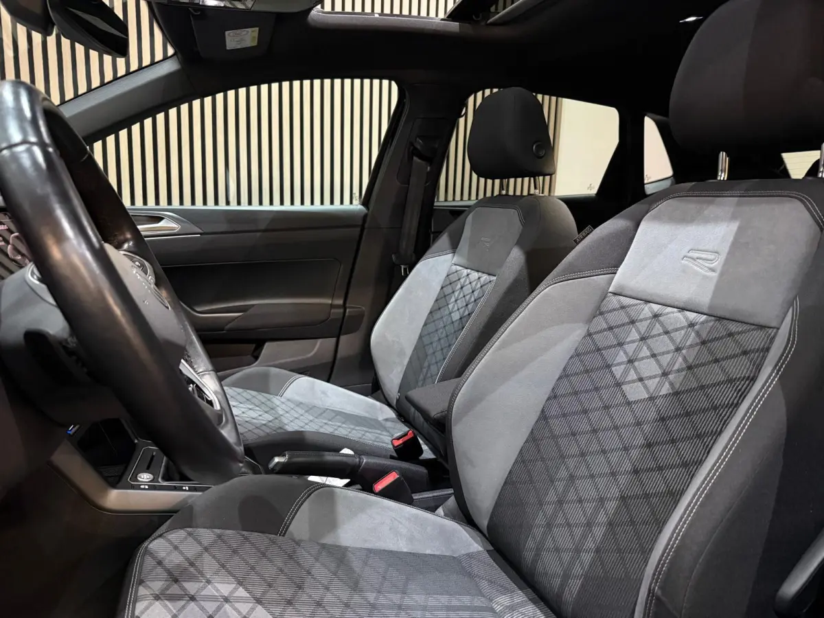 1.0 TSI R-Line Business Pano Navi Led IQ Lights Camera